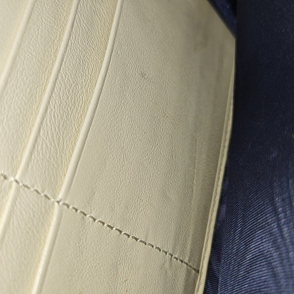 Authenticated pre-owned GG Marmont Mini Quilted Calfskin White - Crossbody Bag at Looply