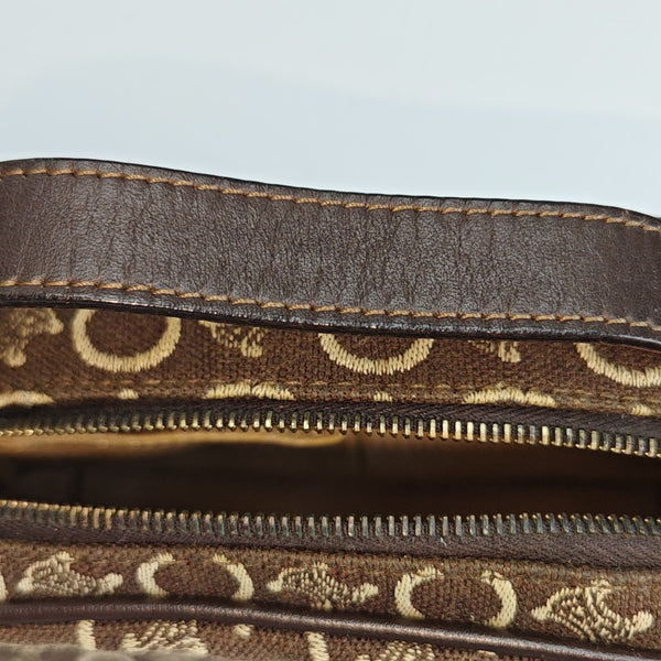 Canvas Brown