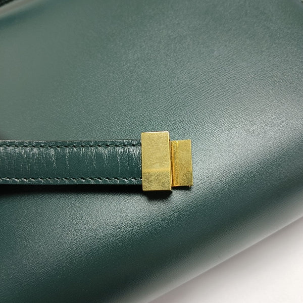 CLASSIC BOX Medium Calfskin Green