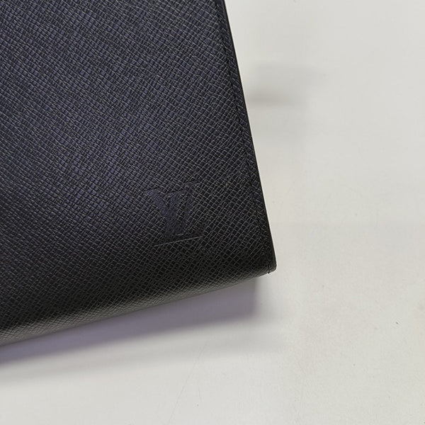 Pochette Voyag MM Calfskin Black