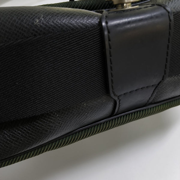 VIKTOR Calfskin Black