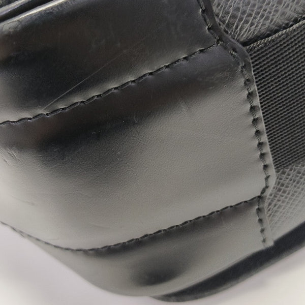 VIKTOR Calfskin Black