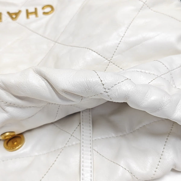 CHANEL 22 Medium Quilted Calfskin White
