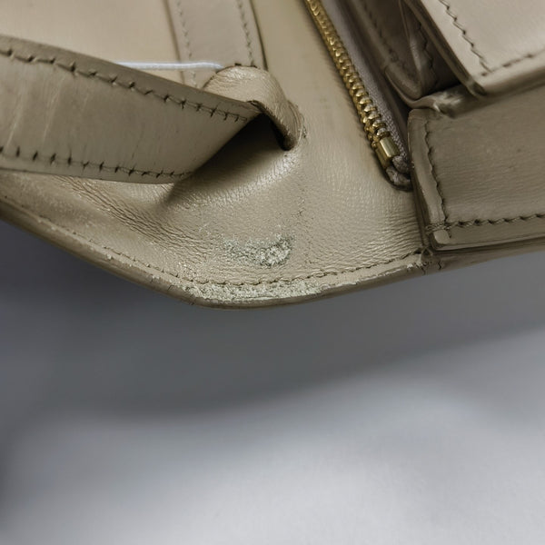 CLASSIC BOX Piel de becerro mediana Beige