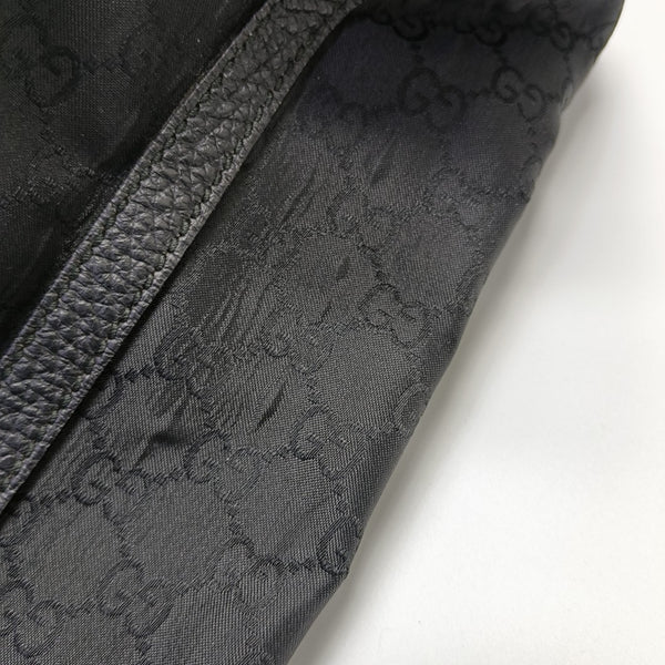 Monogram Canvas Black