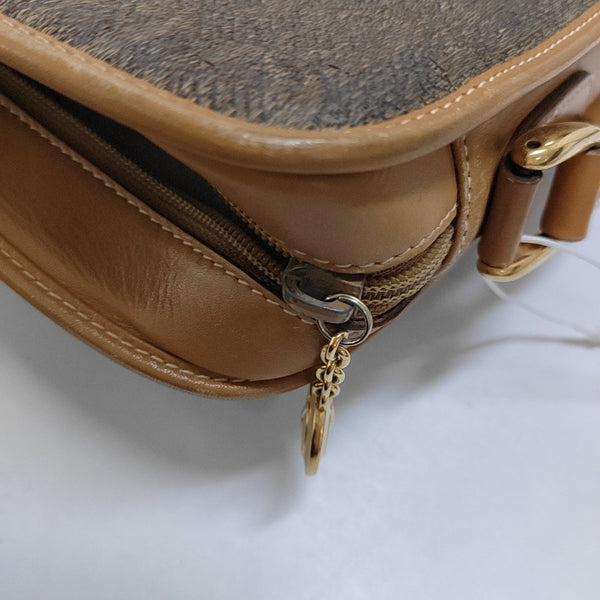 Canvas Brown