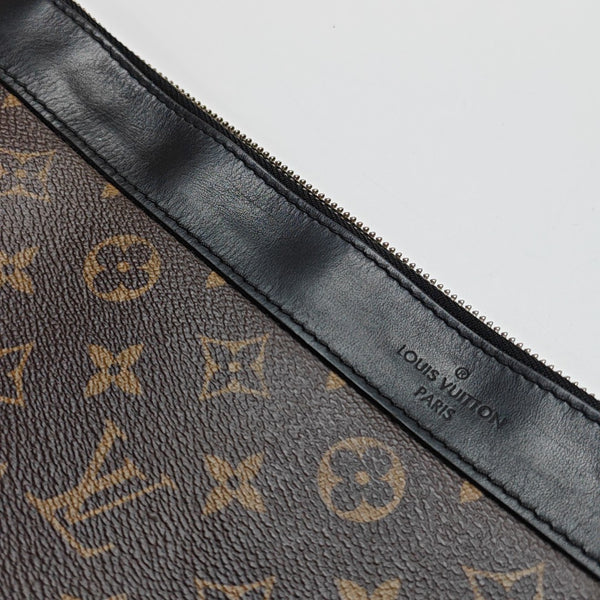 DISCOVERY GM Monogram Coated Canvas Brown