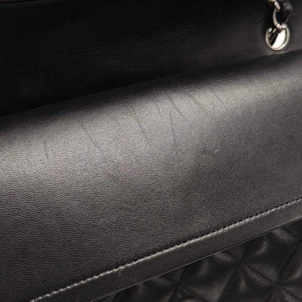 CLASSIC FLAP Jumbo Quilted Lambskin Black