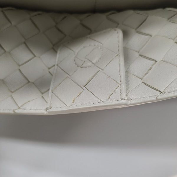 Authenticated pre-owned Andiamo Lambskin White - Shoulder Bag at Looply