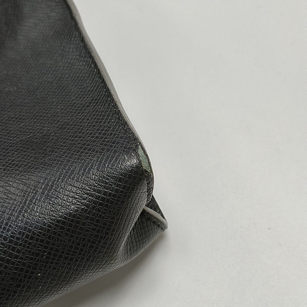 Pochette Voyag MM Calfskin Black