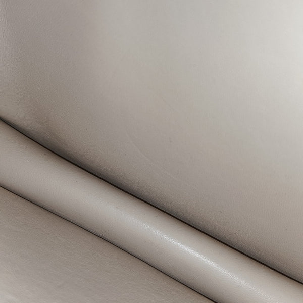 CLASSIC BOX Piel de becerro mediana Beige