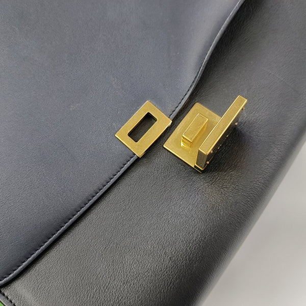 TRAPEZE Small Calfskin Black
