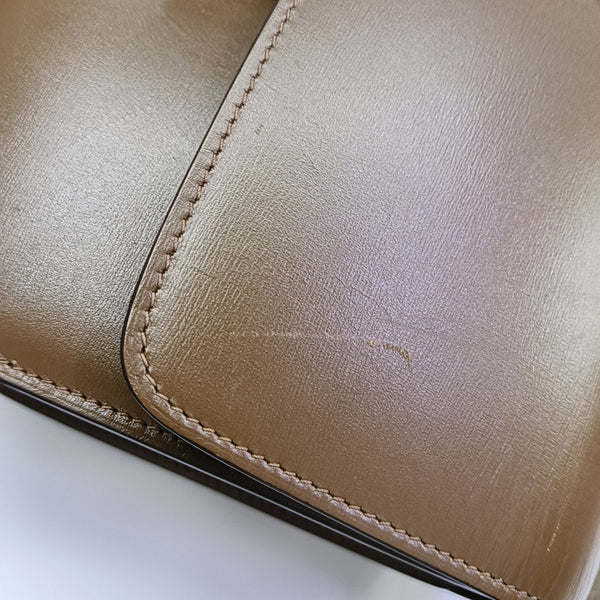 CLASSIC BOX Medium Calfskin Brown