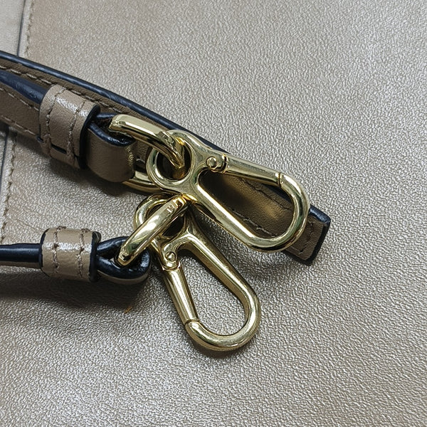 T Pouch Calfskin Beige
