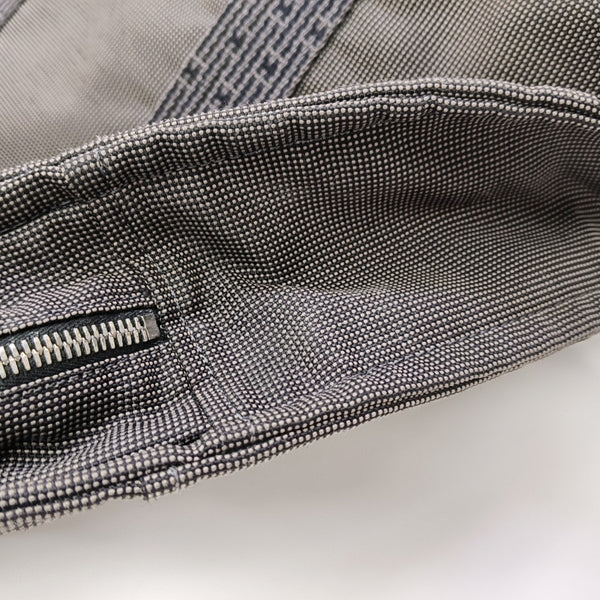 Her Line Medium Canvas Gray