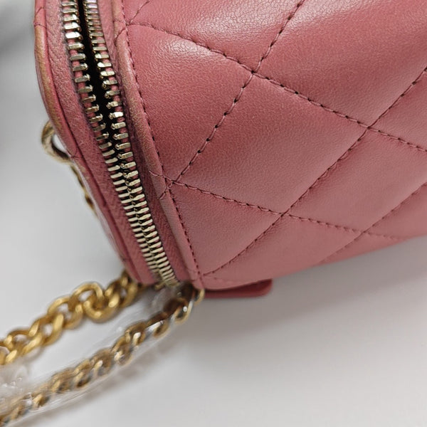 VANITY CASE Small Quilted Lambskin Pink