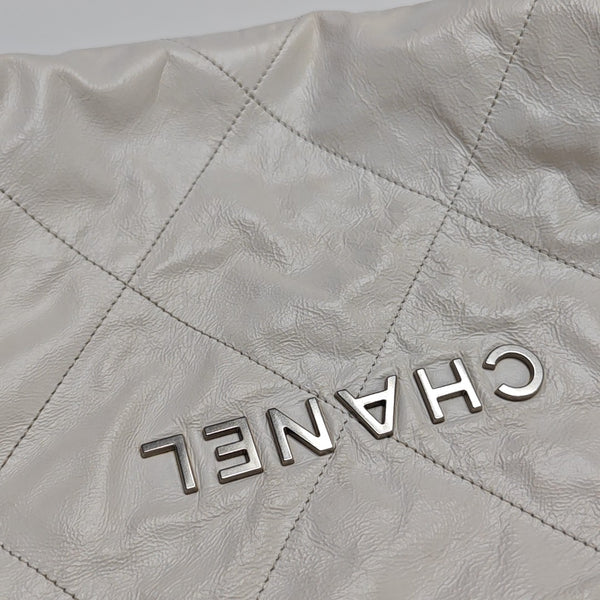 CHANEL 22 Medium Quilted Calfskin White