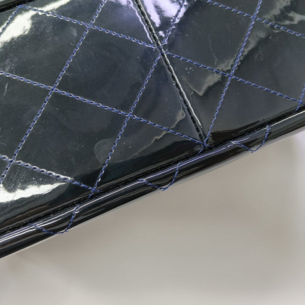 CLASSIC FLAP Jumbo Quilted Patent Leather Blue