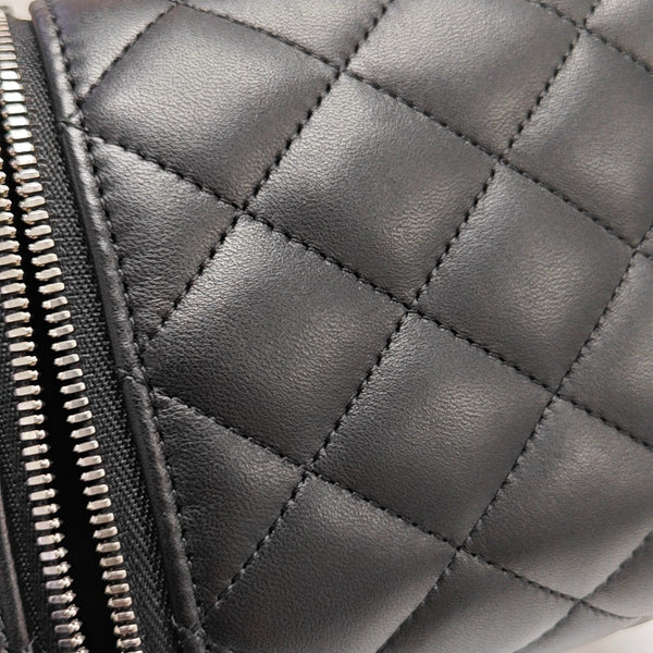 NECESER Piel de cordero acolchada Negro