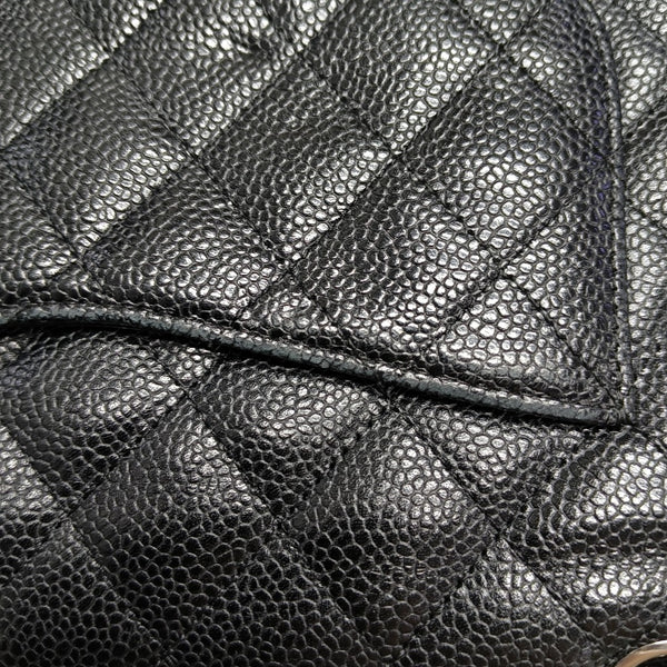 CLASSIC FLAP Medium Quilted Grained Calfskin Black