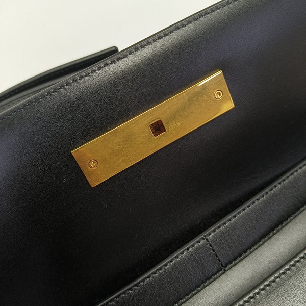 MANHATTAN Medium Calfskin Black