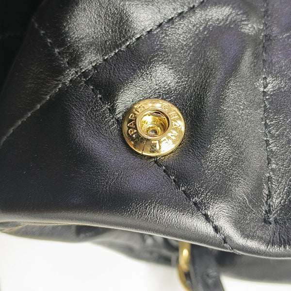 CHANEL 22 Small Quilted Calfskin Black