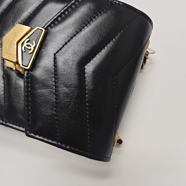 Chevron Calfskin Shoulder Bag Black