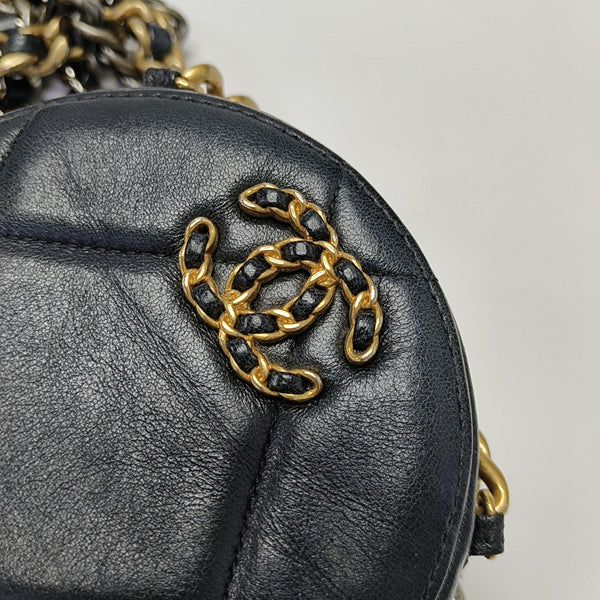 CHANEL 19 Quilted Lambskin Black