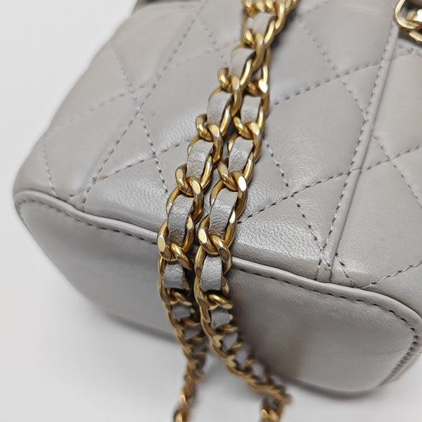 VANITY CASE Mini Quilted Lambskin Gray
