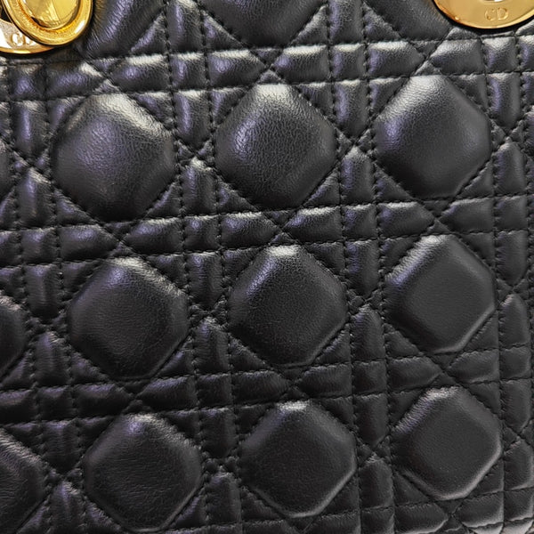 Lady Dior Medium Cannage Lambskin Black