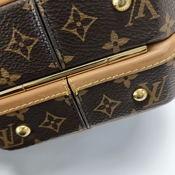 BOITE CHAPEAU PM Monogram Coated Canvas Brown