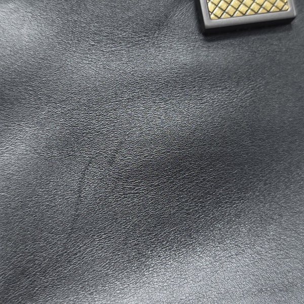 Piazza Medium Calfskin Black