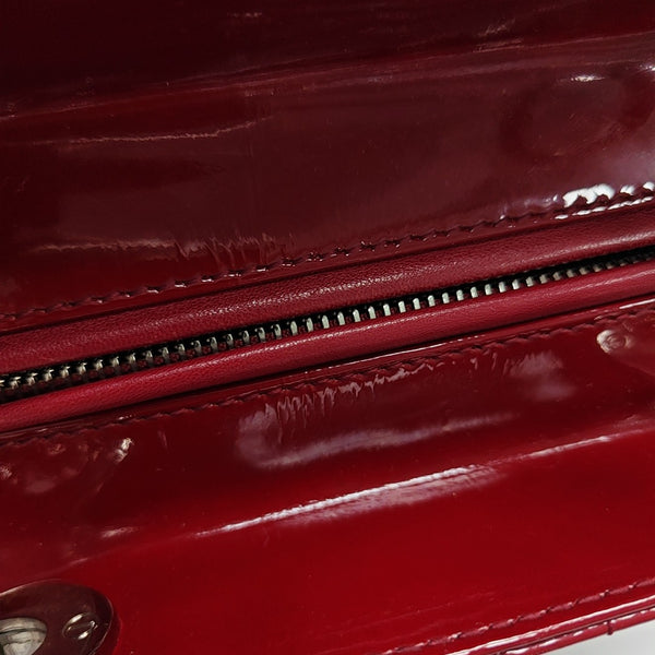 Bolso Lady Dior Mediano de Piel Patentada Acolchada Roja