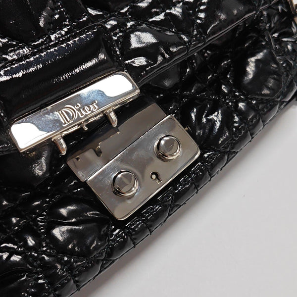 New Lock Cannage Patent Leather Black