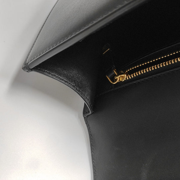 30 Montaigne Calfskin Black