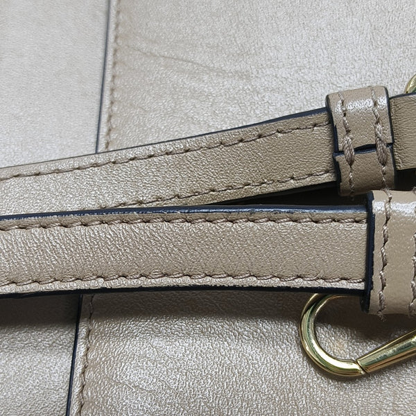 T Pouch Calfskin Beige