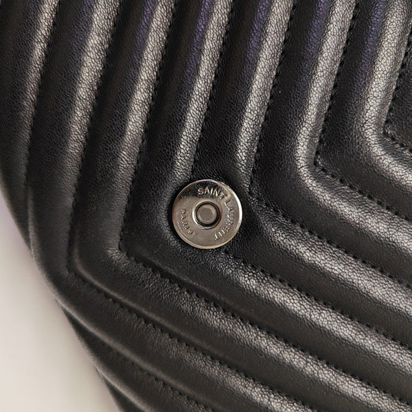 COLLEGE Medium Chevron Lambskin Black