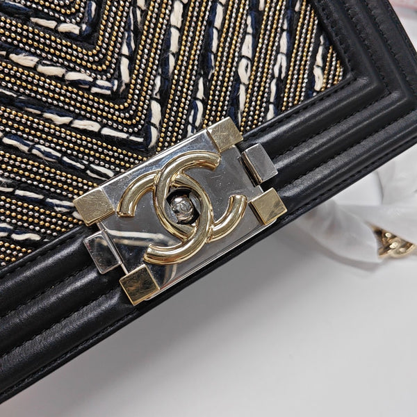 BOY CHANEL Small Chevron Calfskin Black