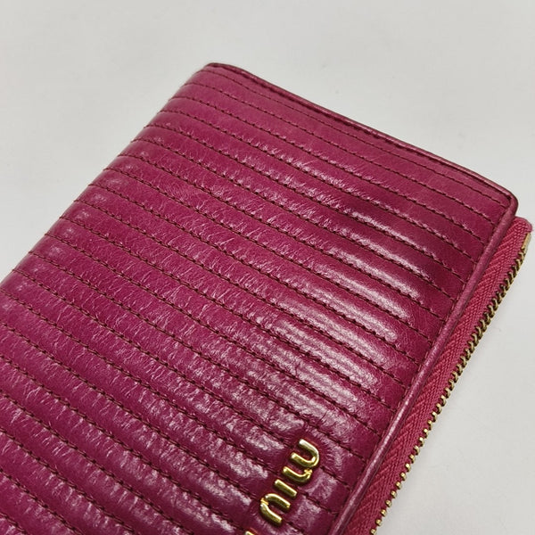 Miu Délice Quilted Lambskin Red Wallet