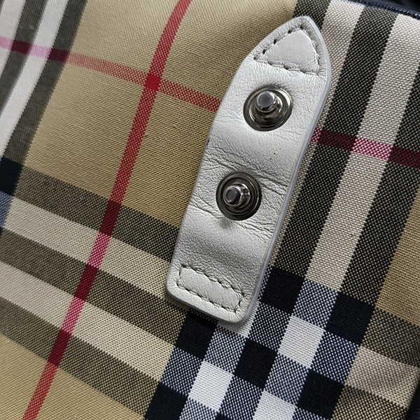 Canvas Brown