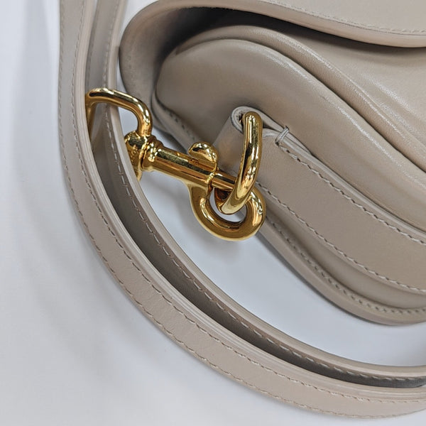 Bobby Medium Calfskin Beige