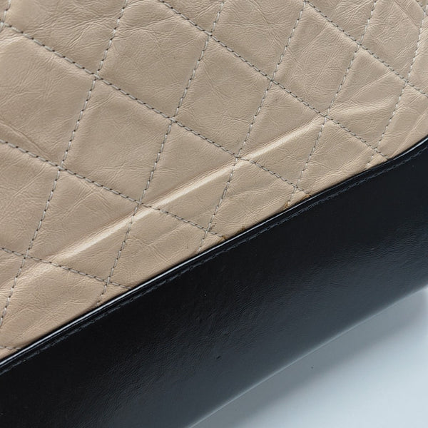 GABRIELLE Medium Quilted Calfskin Beige