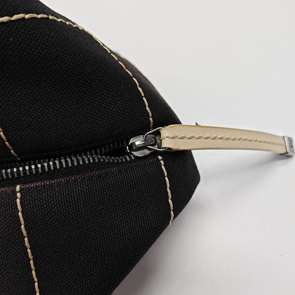 SQUARE STITCH Canvas Black