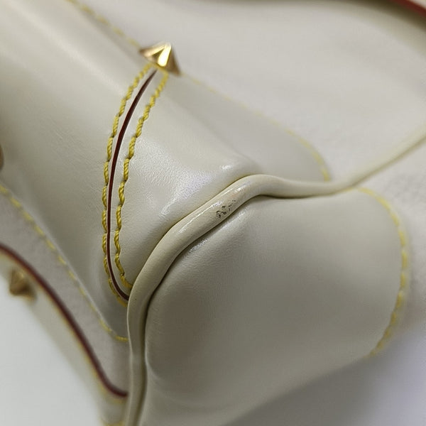 L'ESSENTIEL Lambskin White