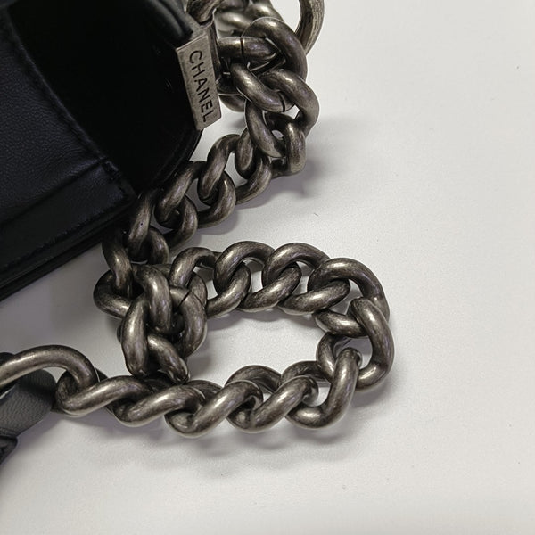 BOY CHANEL Medium Chevron Lambskin Black