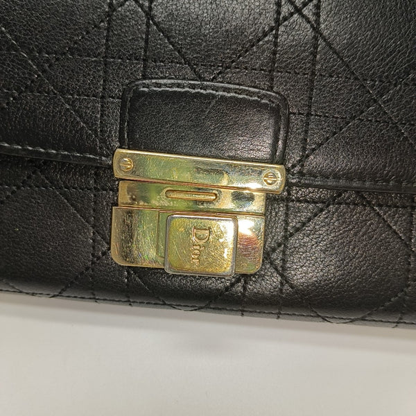 Cartera Miss Dior de piel de becerro acolchada negra
