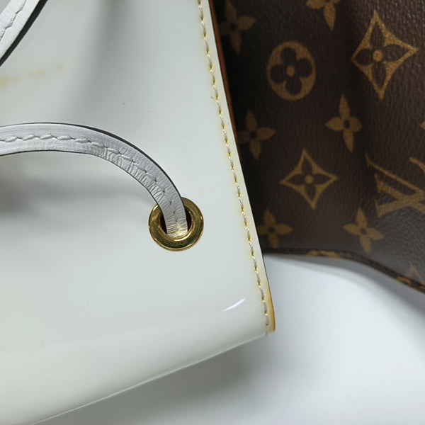 HOT SPRINGS MM Monogram Patent Leather White