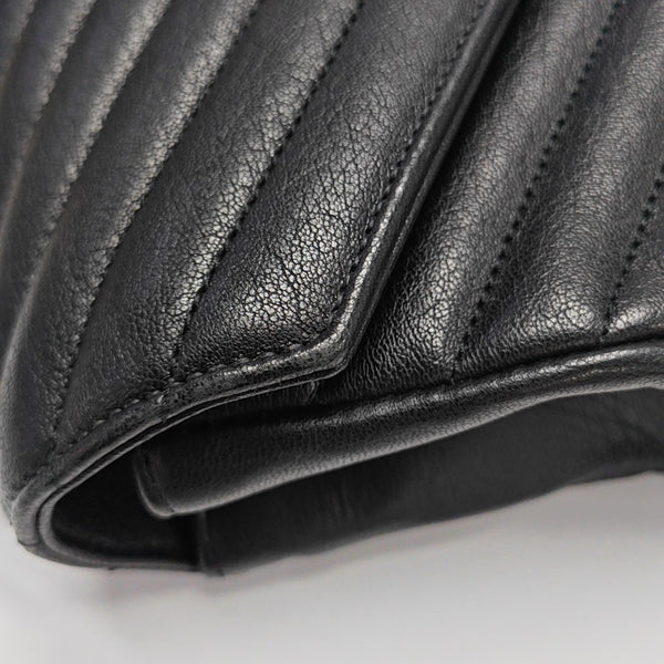 COLLEGE Medium Chevron Lambskin Black