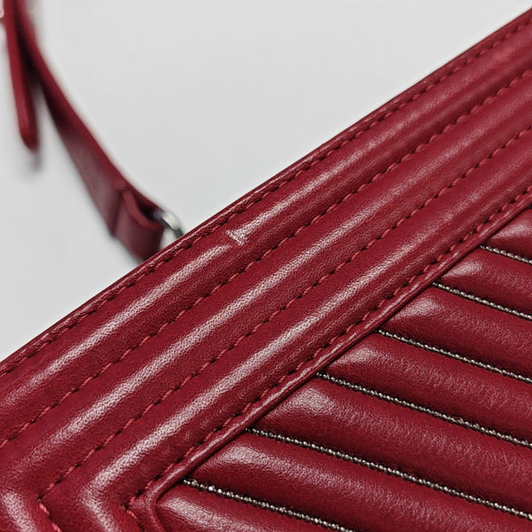 BOY CHANEL Medium Chevron Calfskin Red