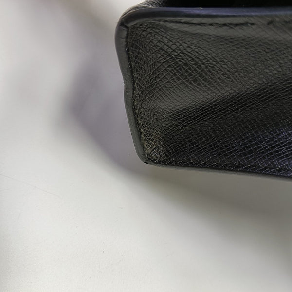 Pochette Voyag MM Calfskin Black